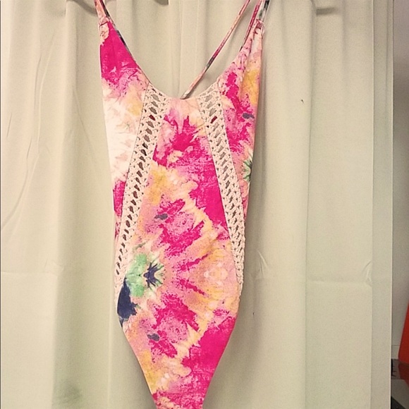 ~ Urban Outfitters One Piece Swimsuit ~ - Picture 2 of 3